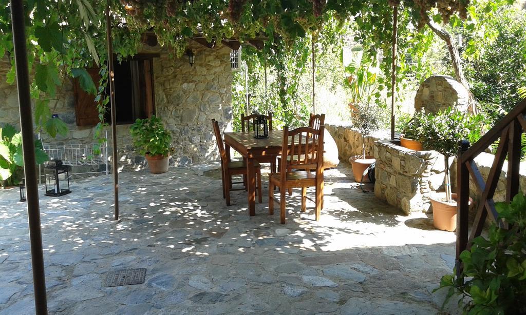 Xenis House Guest House Galata ภายนอก รูปภาพ