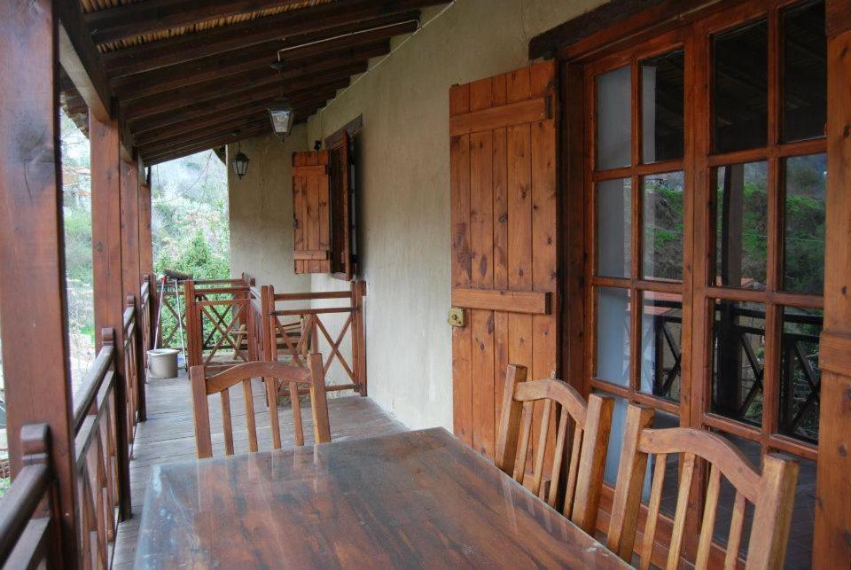 Xenis House Guest House Galata ภายนอก รูปภาพ
